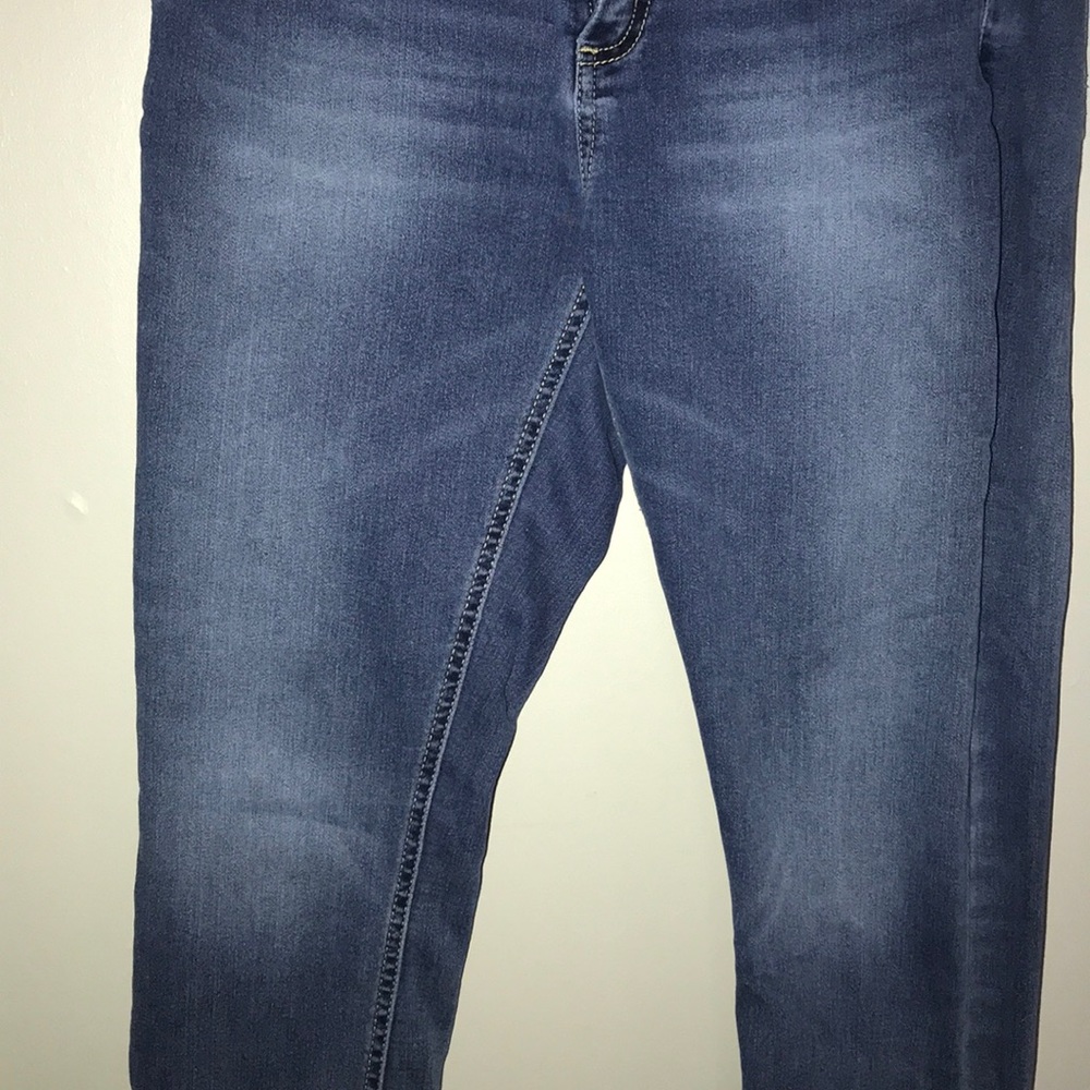 Jeans - Picture 3 of 4